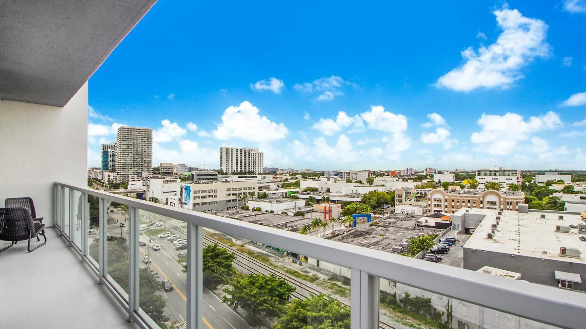 Apartment Quadro Residences By Ionica