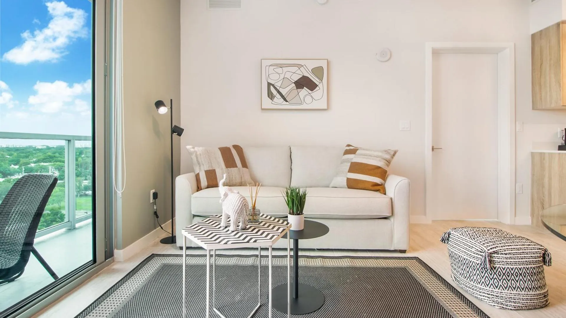 Quadro Residences By Ionica