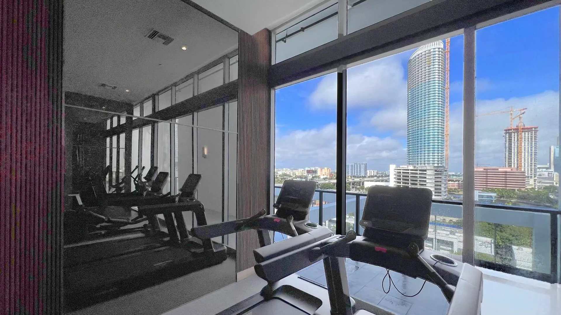 New 1/1 In Smart Brickell With Parking Appartement