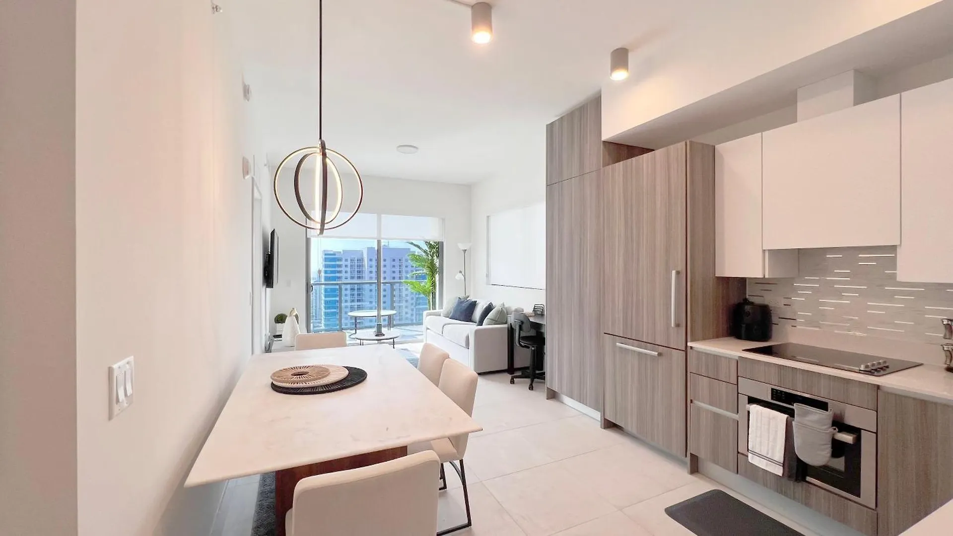 New 1/1 In Smart Brickell With Parking Appartement