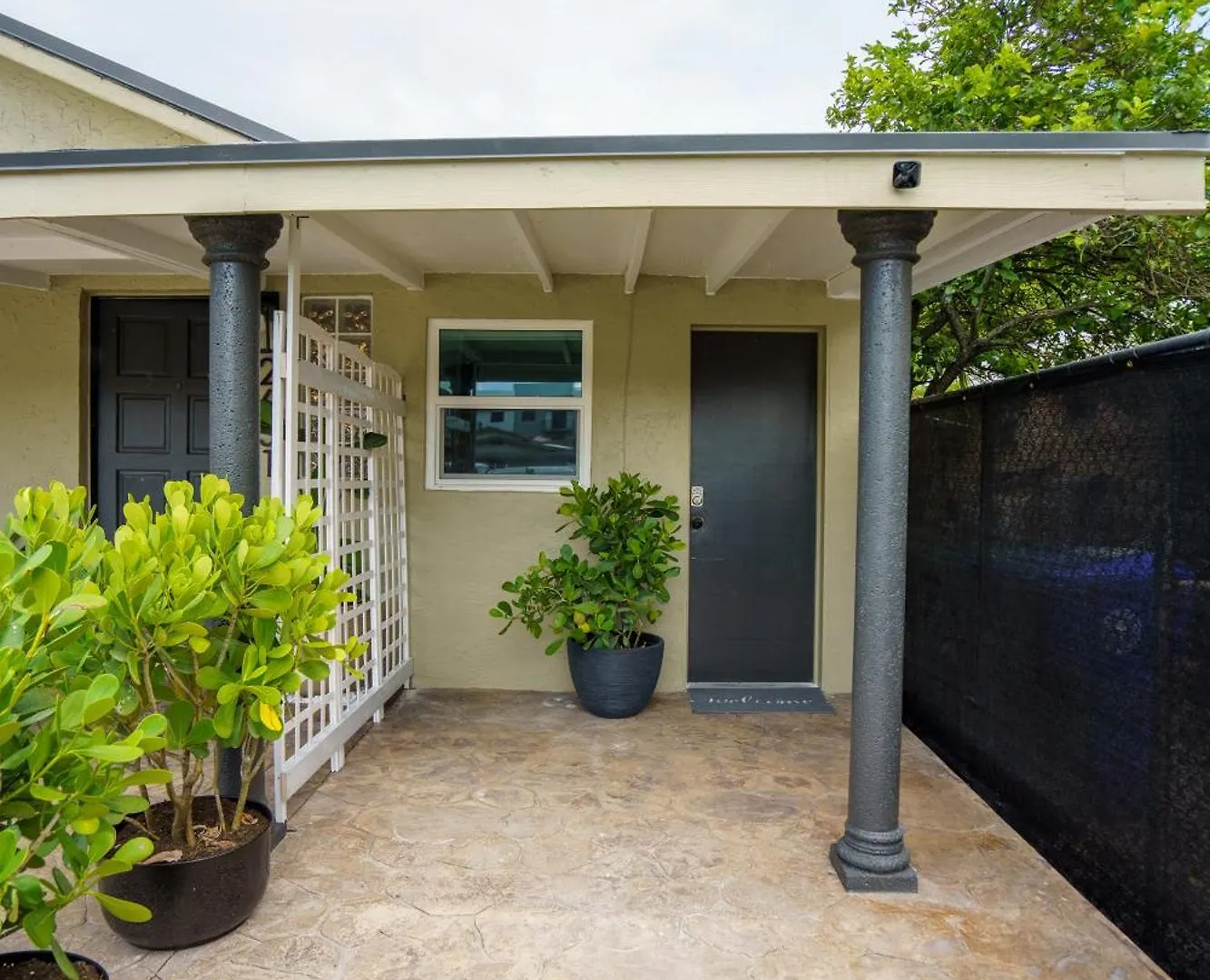 Apartment Cozy W/gated Parking