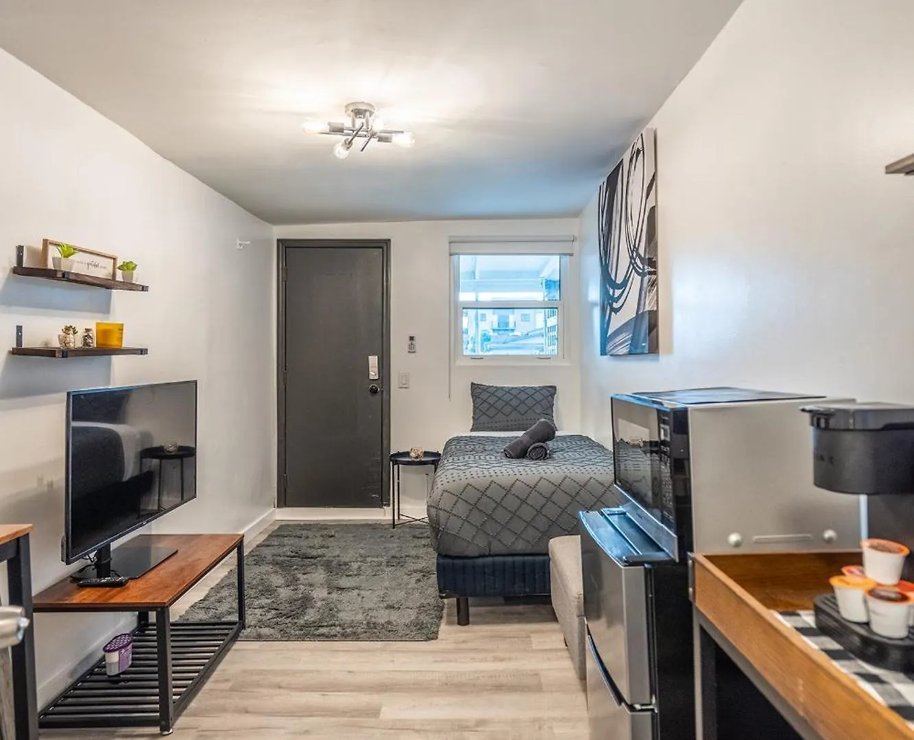 Cozy W/gated Parking Apartment Miami