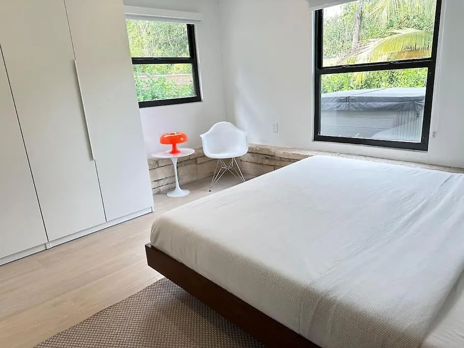 Holiday home Coconut Grove Mid-century Jungle Oasis