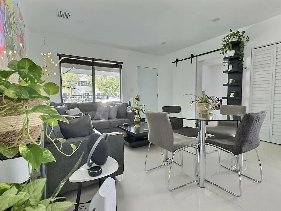 בית נופש Jacuzzi•glamping•gym•parking•bbq•soft Beds•secure מיאמי