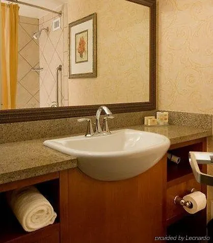 Courtyard Coral Gables Hotel 3*