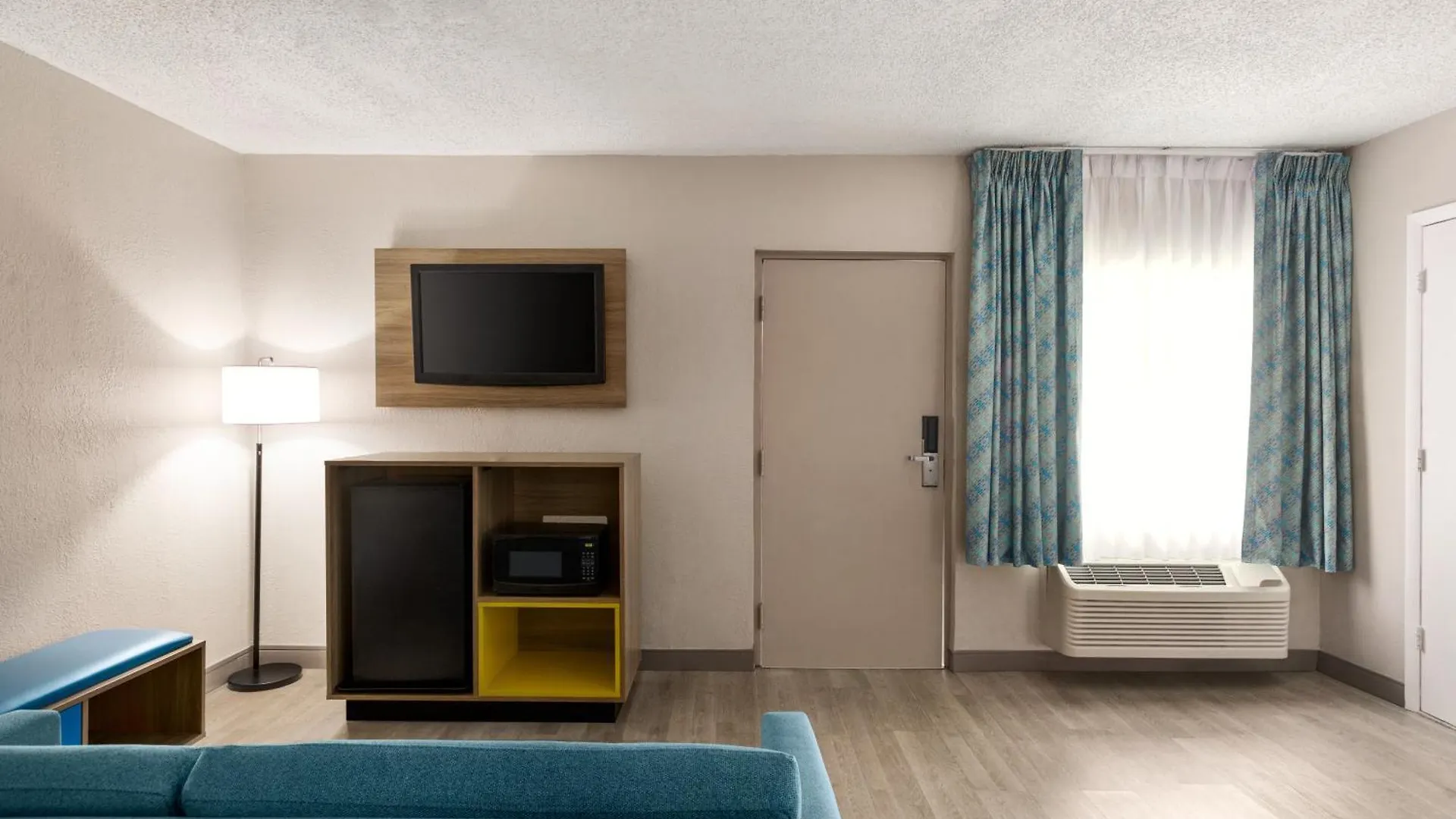 Days By Wyndham Miami Airport North 2*