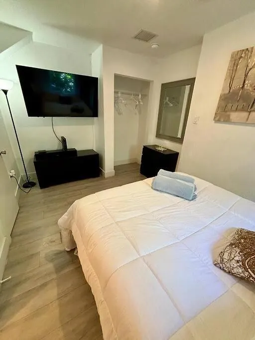 Casa vacanze Quiet & Centrally Located House - Private Parking, Laundry And Storage For Luggage