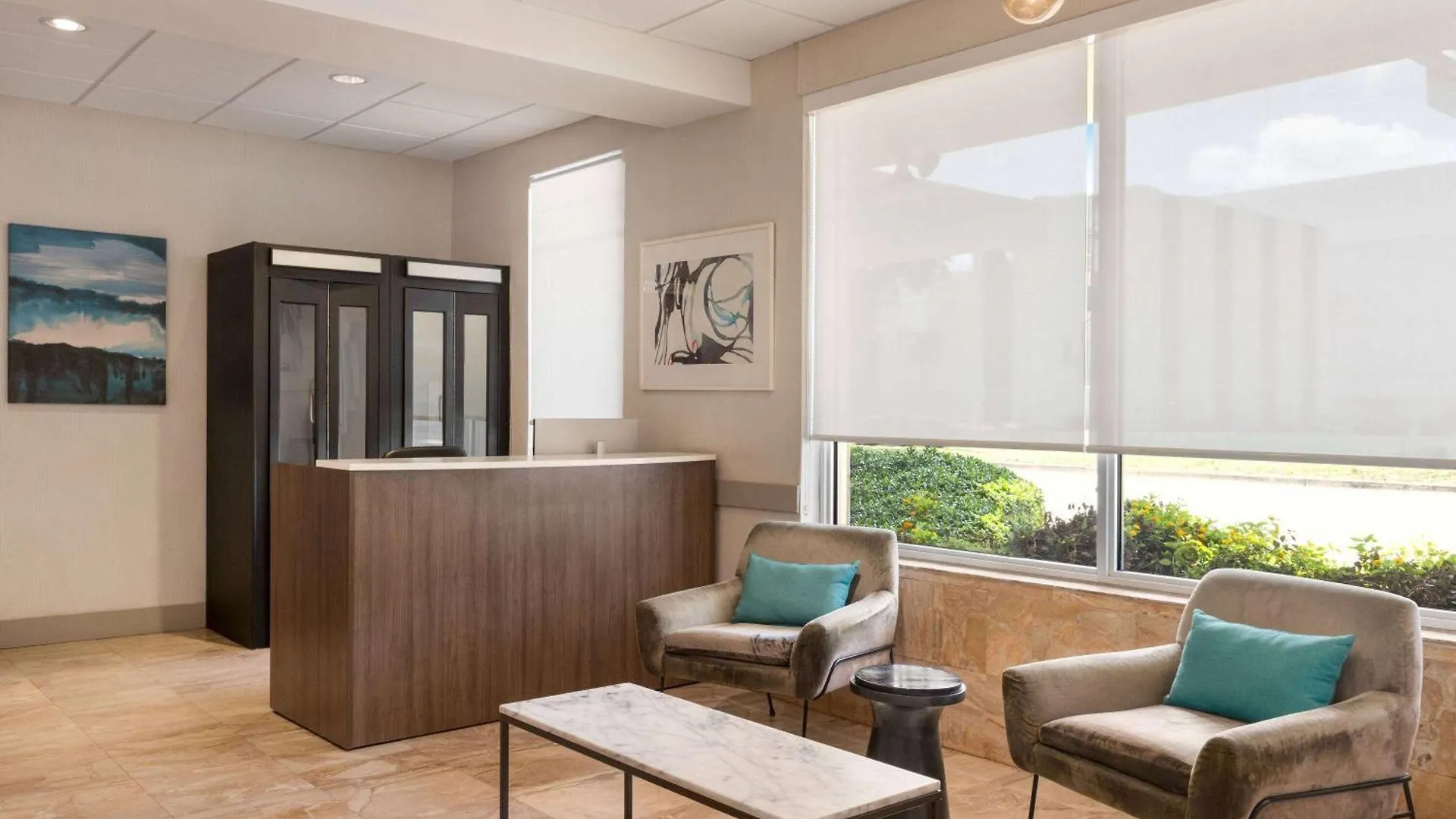 Days By Wyndham Miami Airport North 2*