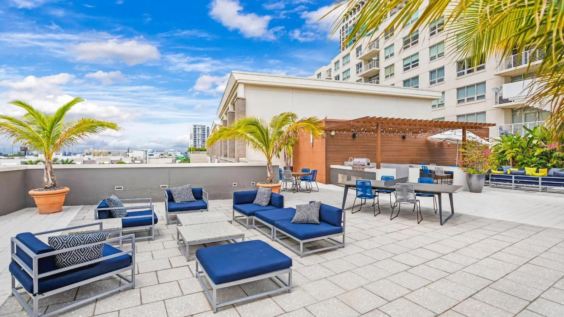 Modern 2-bd In The Heart Of Midtown Апартаменты