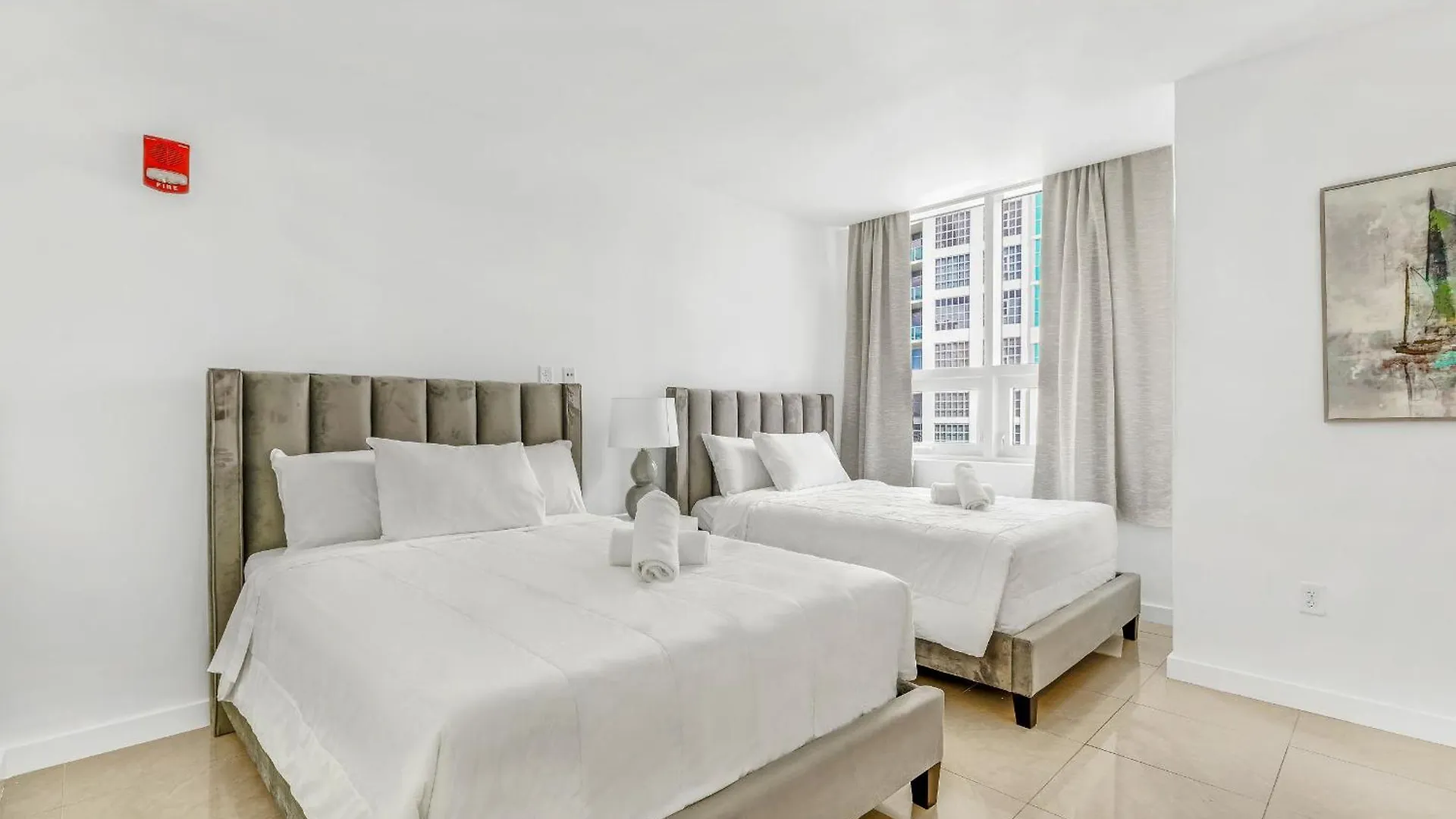 Modern 2-bd In The Heart Of Midtown Апартаменты *