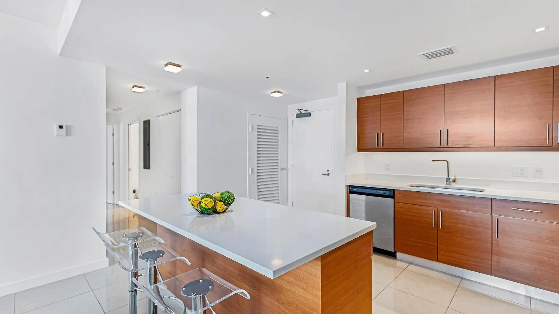 Modern 2-bd In The Heart Of Midtown Апартаменты Майами