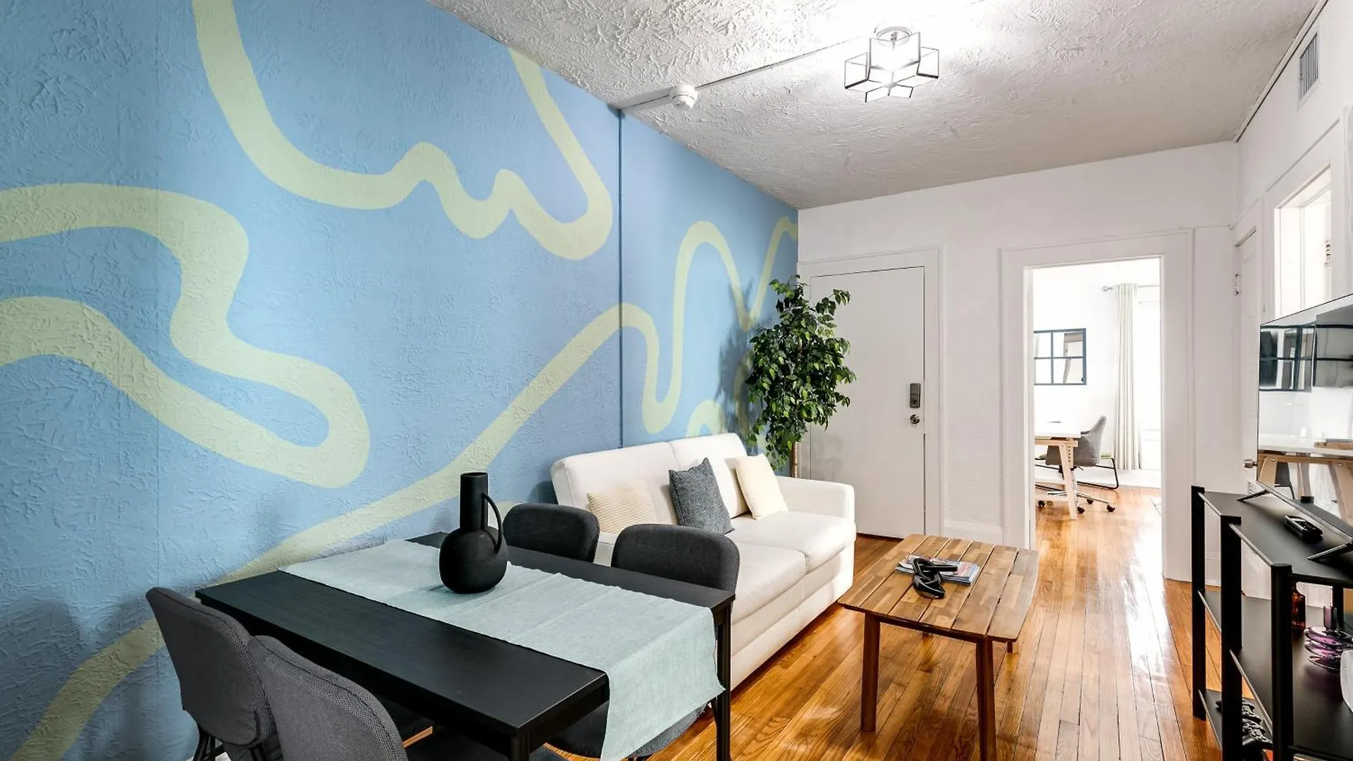 Comfy Little Havana - Centrally Located Hv2 *