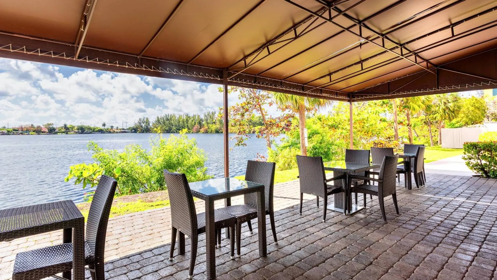 Springhill By Marriott Airport South Blue Lagoon Area Miami