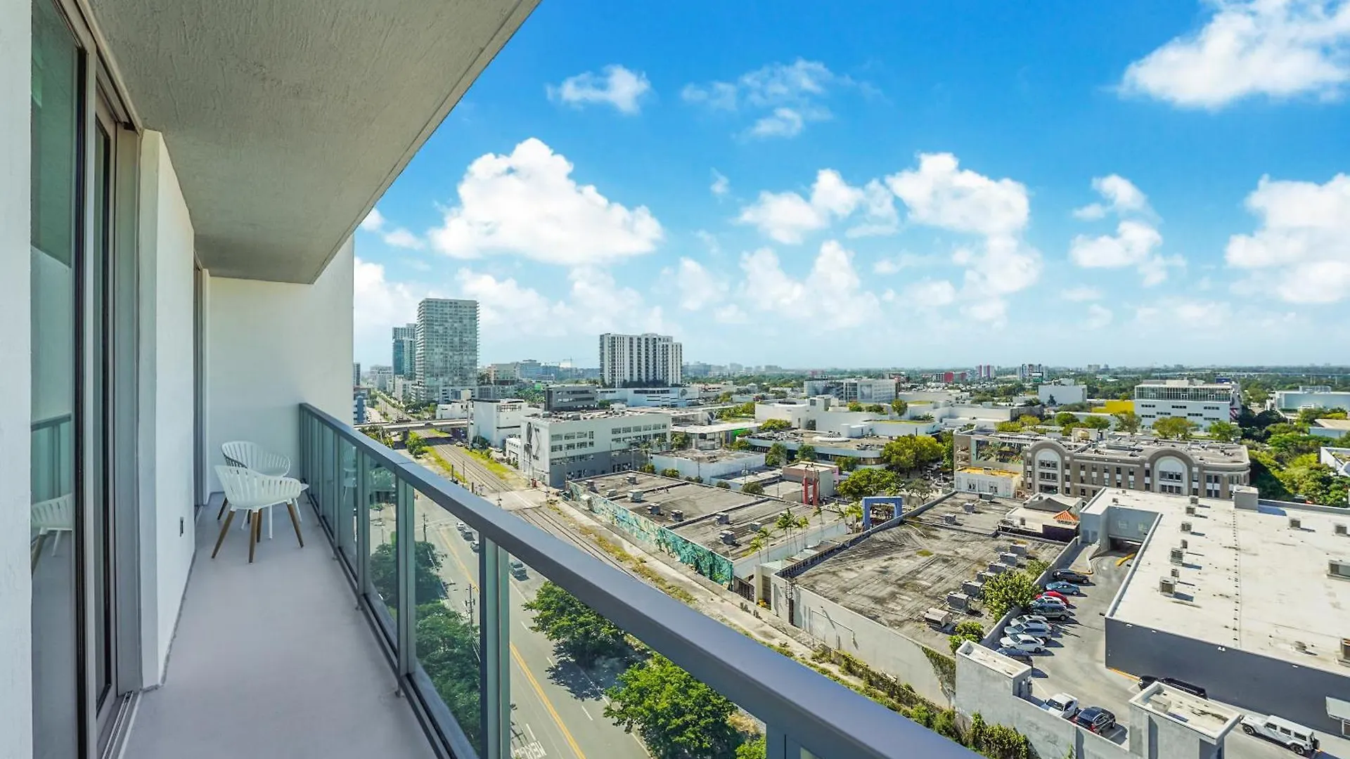 Quadro Residences By Ionica Apartment