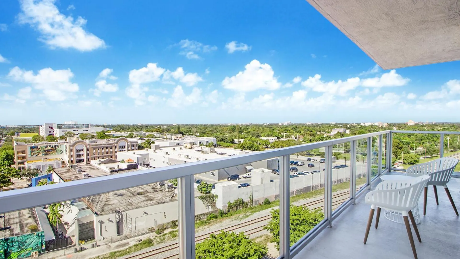 Quadro Residences By Ionica Apartment