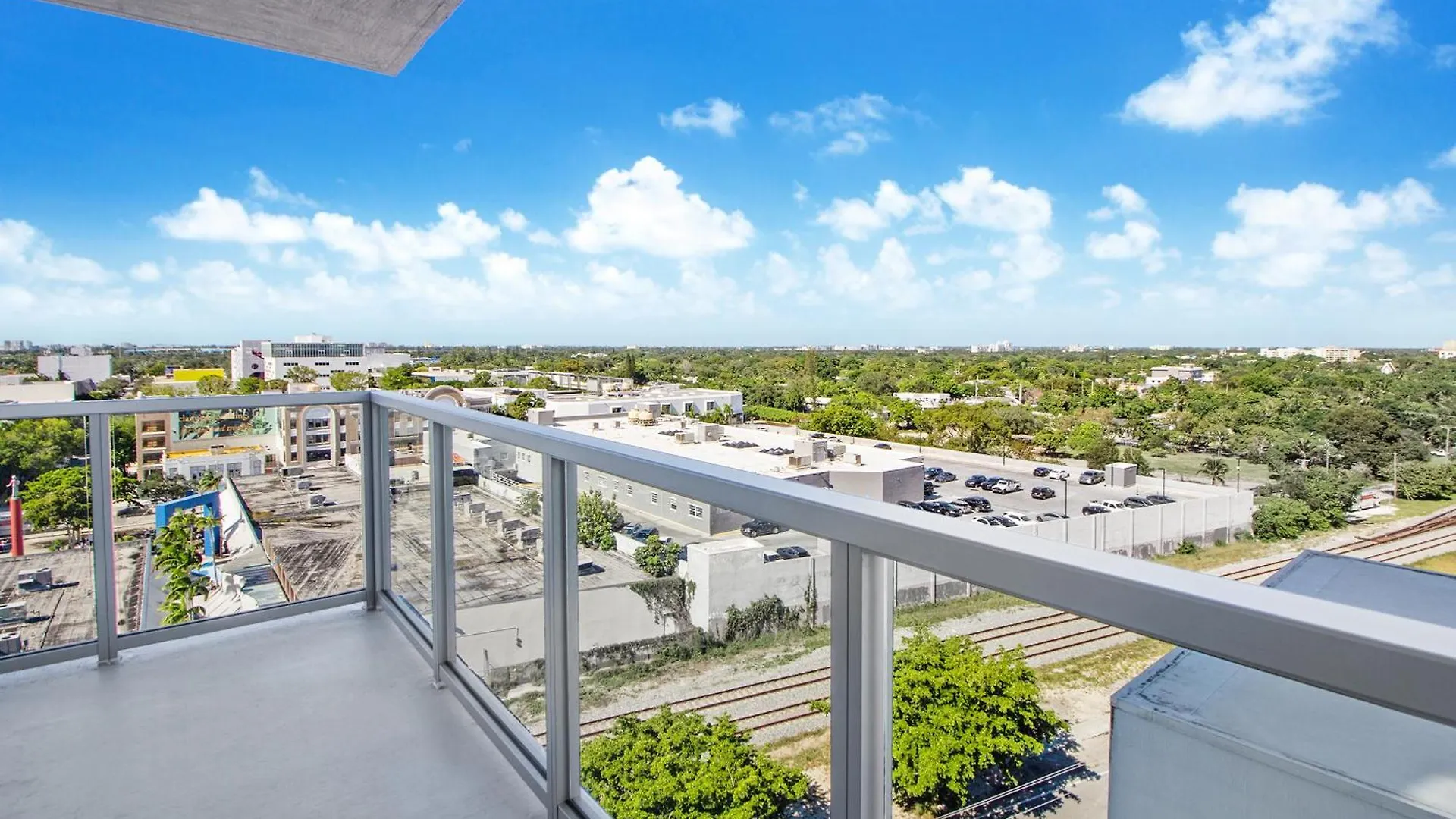 Apartment Quadro Residences By Ionica