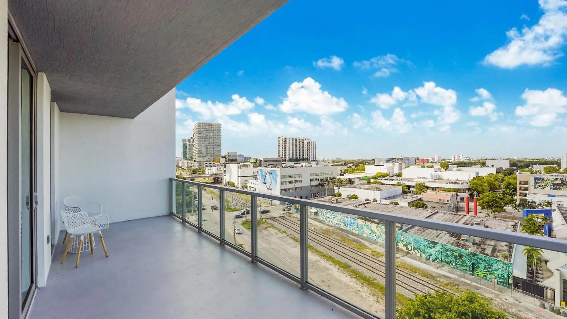 Quadro Residences By Ionica Apartment