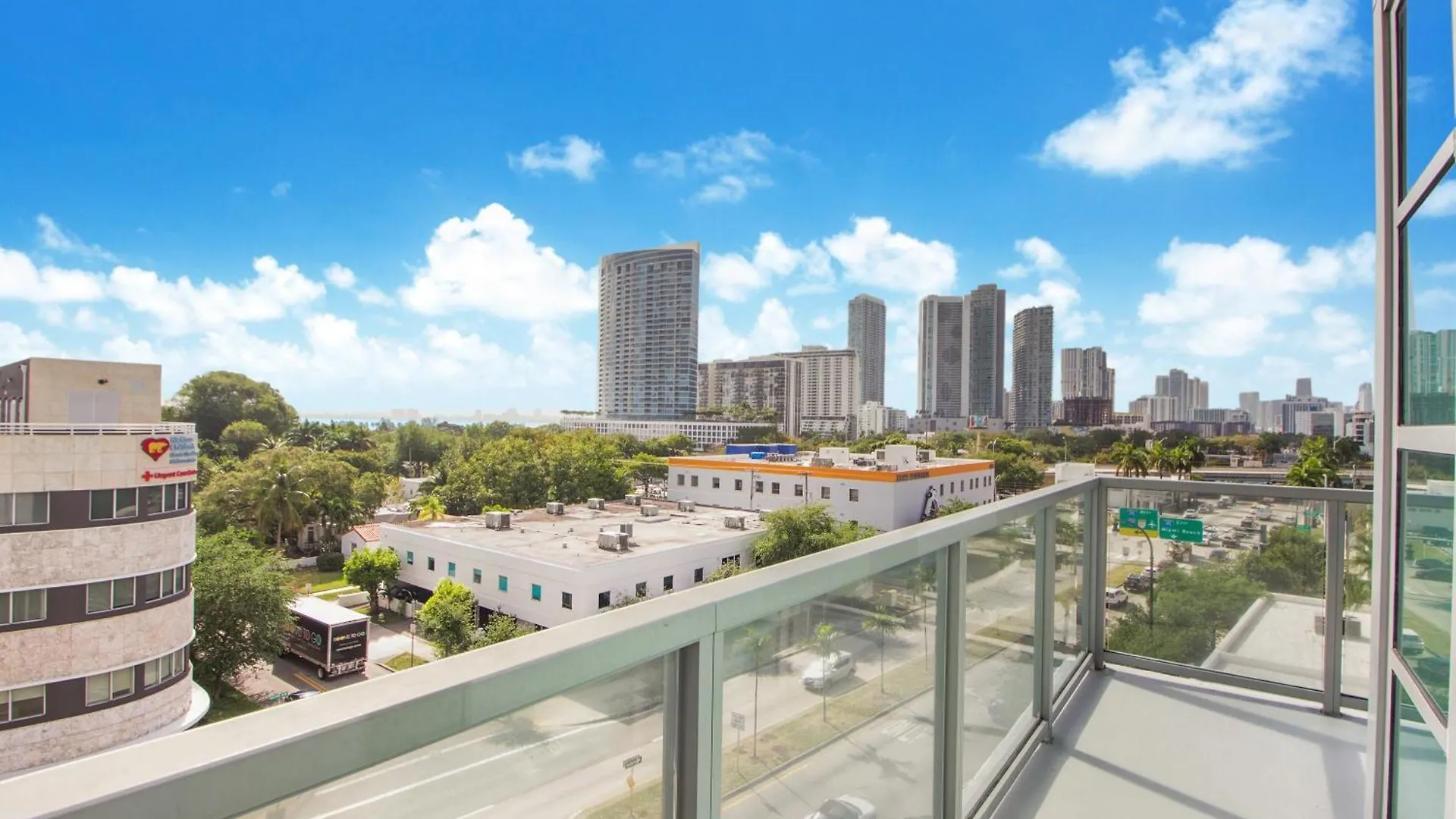 Apartment Quadro Residences By Ionica