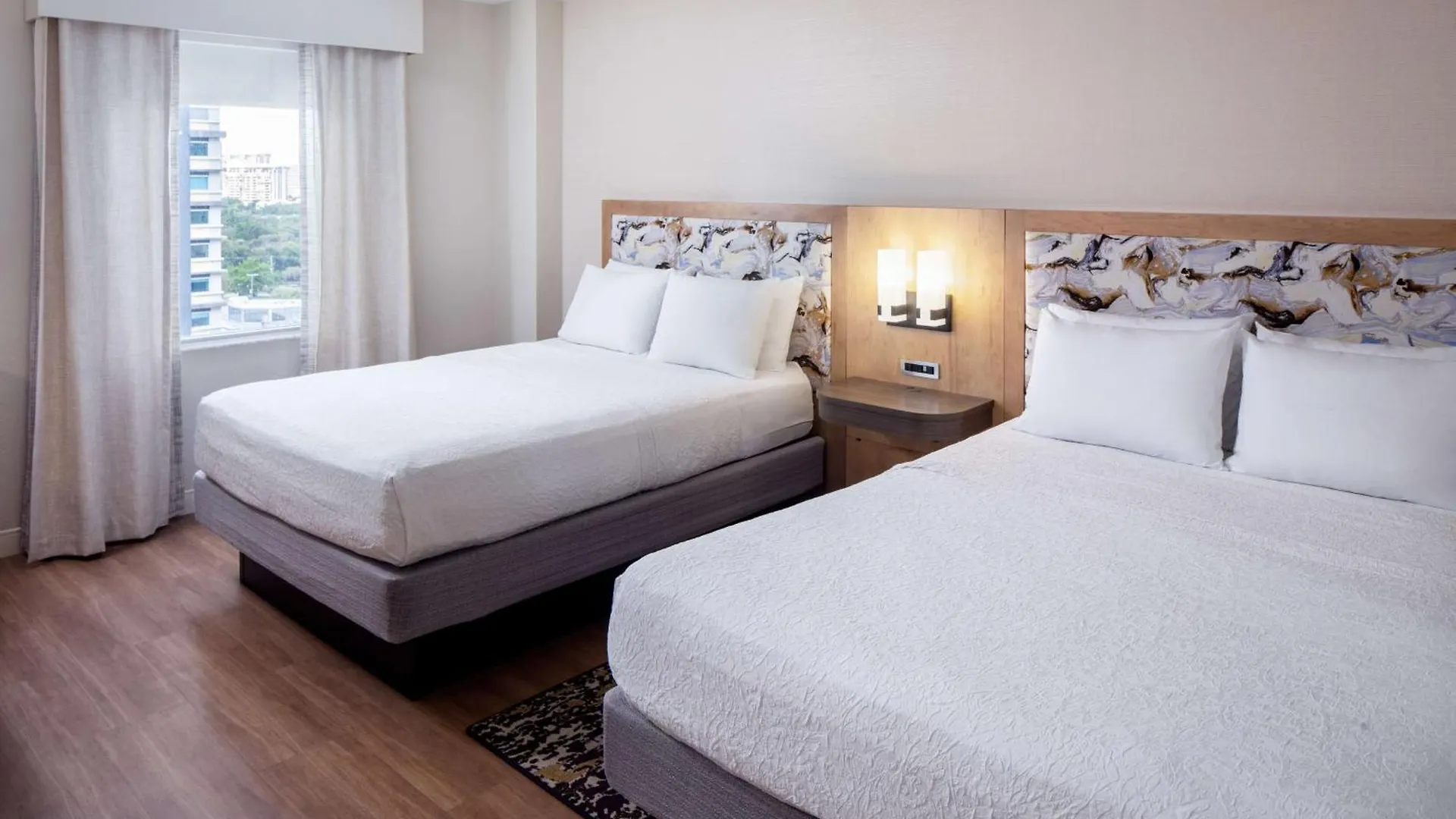 Hampton & By Hilton Downtown/brickell