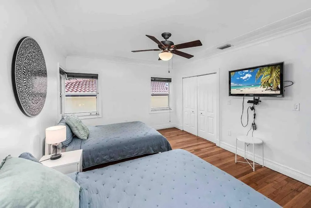 Sleeps 18 In Shores With Movie Theater / Pool / Jacuzzi *