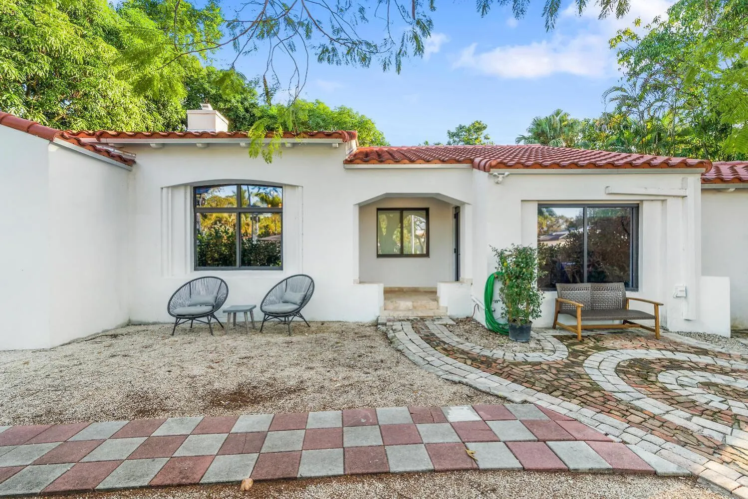 Oasis Garden In Miami! Studio Unit 2!