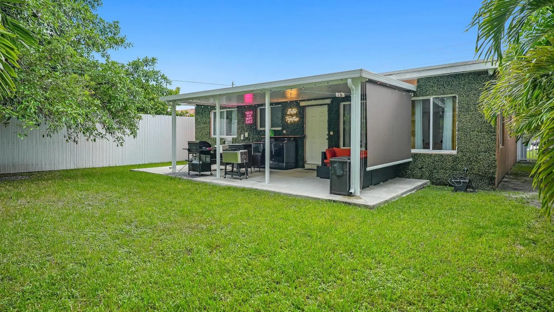 Vacay Spot Gables 4 To 23 Guest Gameroom 2 Kitchens 2 Bbq, 2 Bar, Backyard, Patio, Prime Loc! 6 Blocks Away From Bars, Nite Clubs, Res, Shops Miami