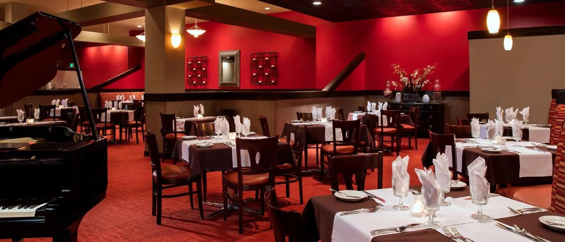 Hotel Doubletree By Hilton Airport & Convention Center