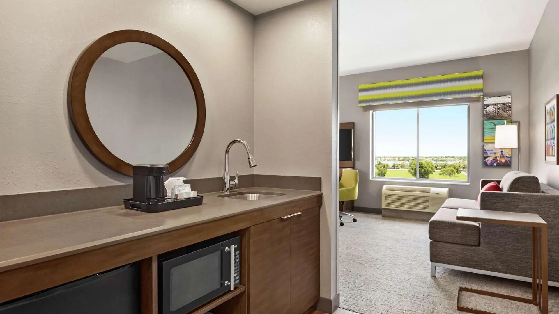 Hampton & Miami, Kendall, Executive Airport Hotel
