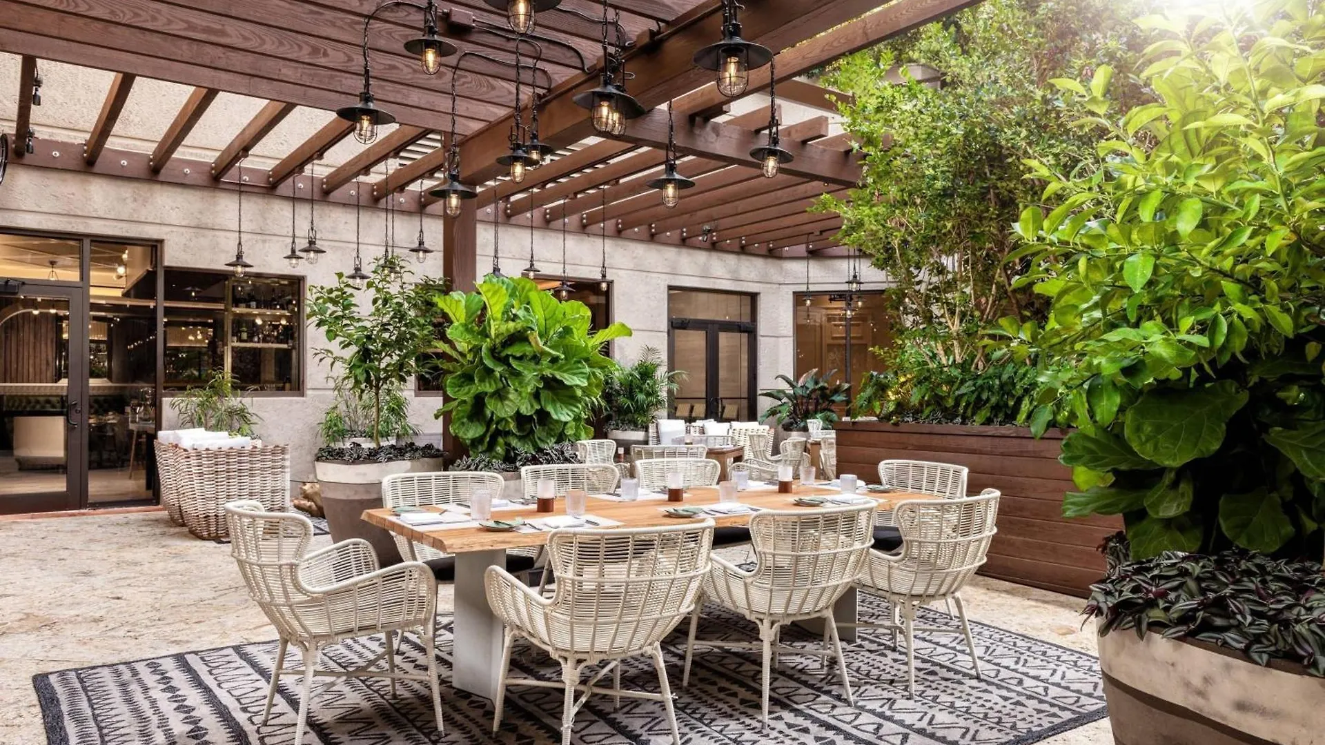 The Ritz-carlton Coconut Grove, מלון 5*