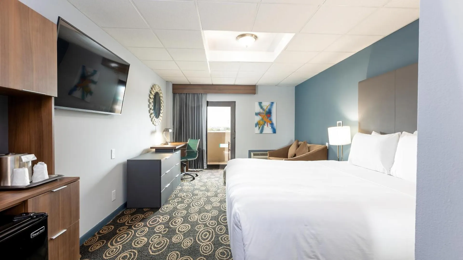 Hotel Regency Airport By Sonesta 3*