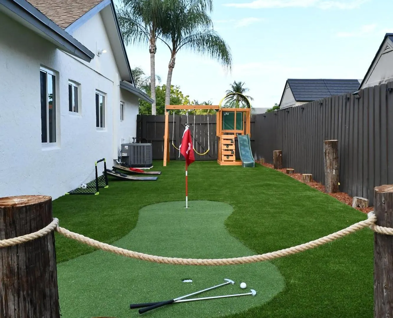 Original Art Poolside Fun House Minigolf L42 *