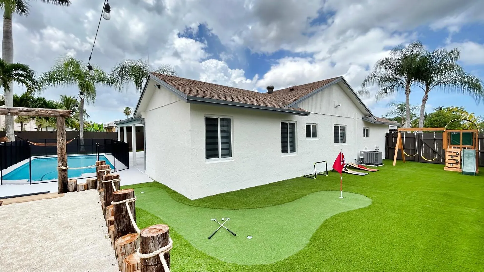 Original Art Poolside Fun House Minigolf L42 Miami