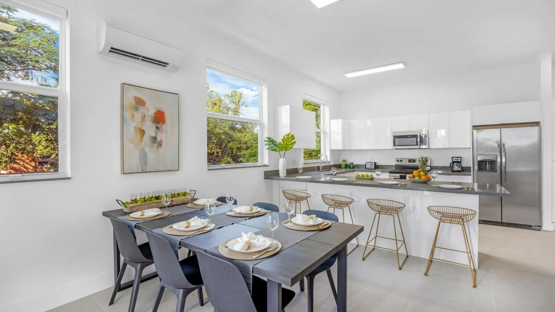 Up To 12 Guests! Modern Near Wynwood * Miami