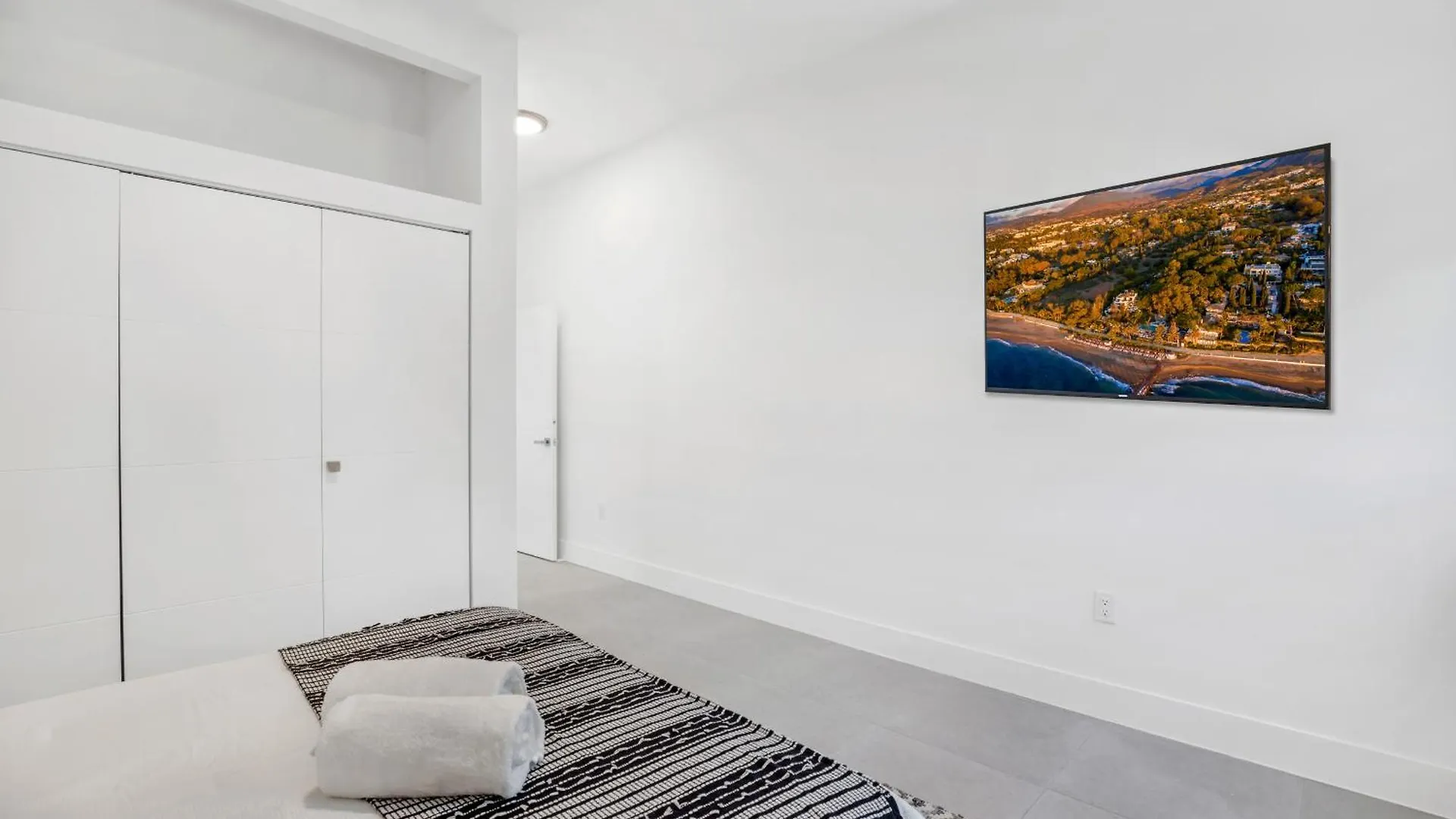 Up To 12 Guests! Modern Near Wynwood Miami