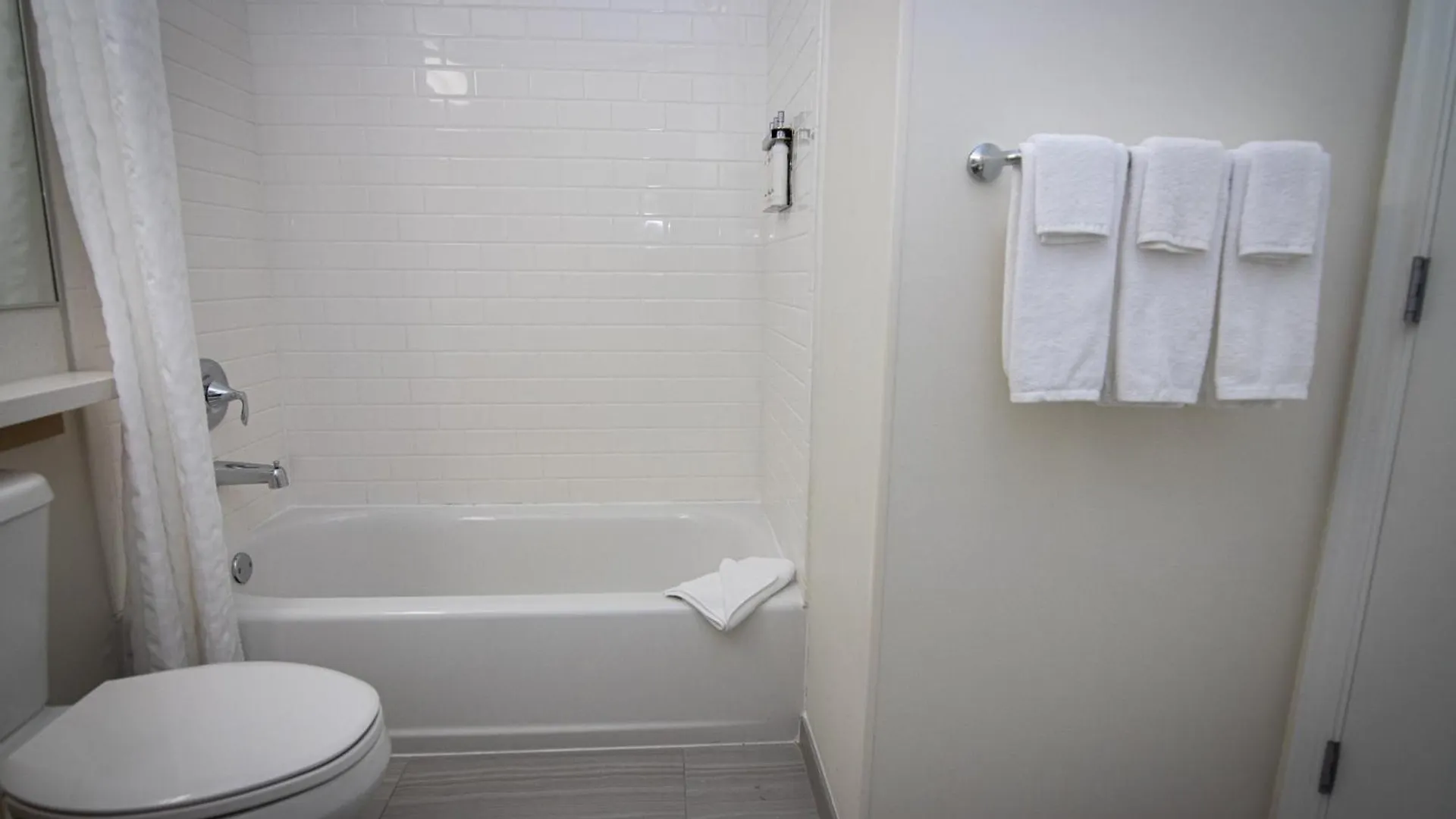 Candlewood Miami Intl Airport - 36th St By Ihg Hotel
