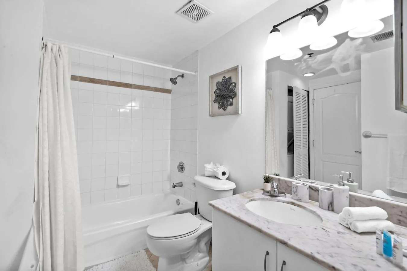 Spacious 2 Bed Unit In Brickell With Free Parking Lägenhet *