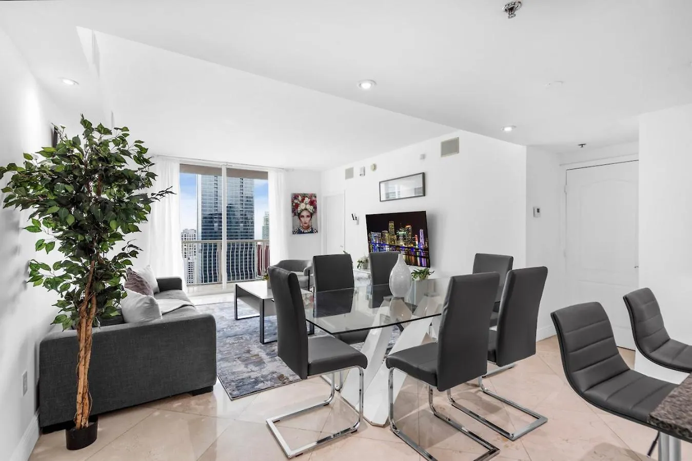 Spacious 2 Bed Unit In Brickell With Free Parking Lägenhet Miami