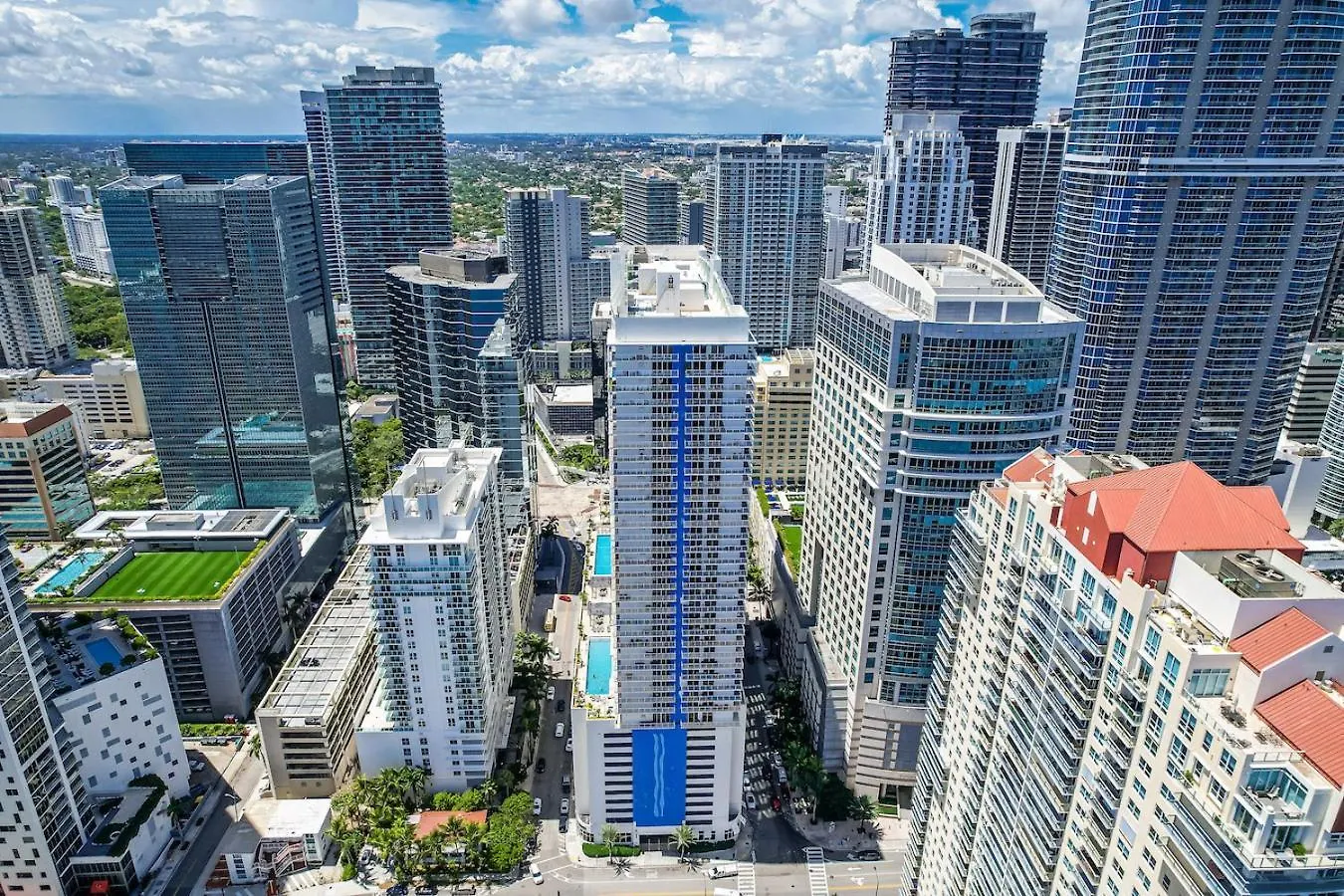 Spacious 2 Bed Unit In Brickell With Free Parking Lägenhet *