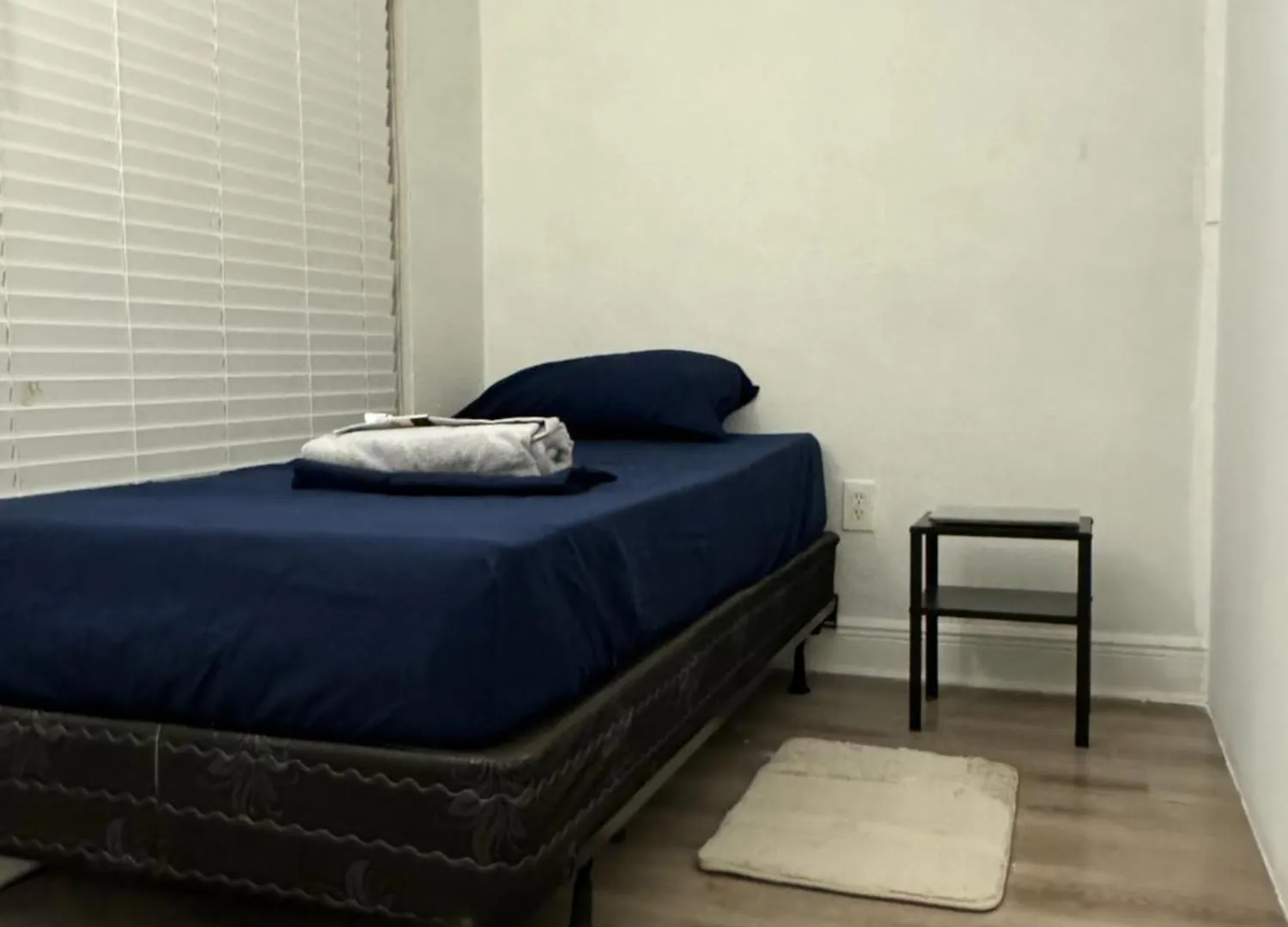 By Eco-shared Guest house