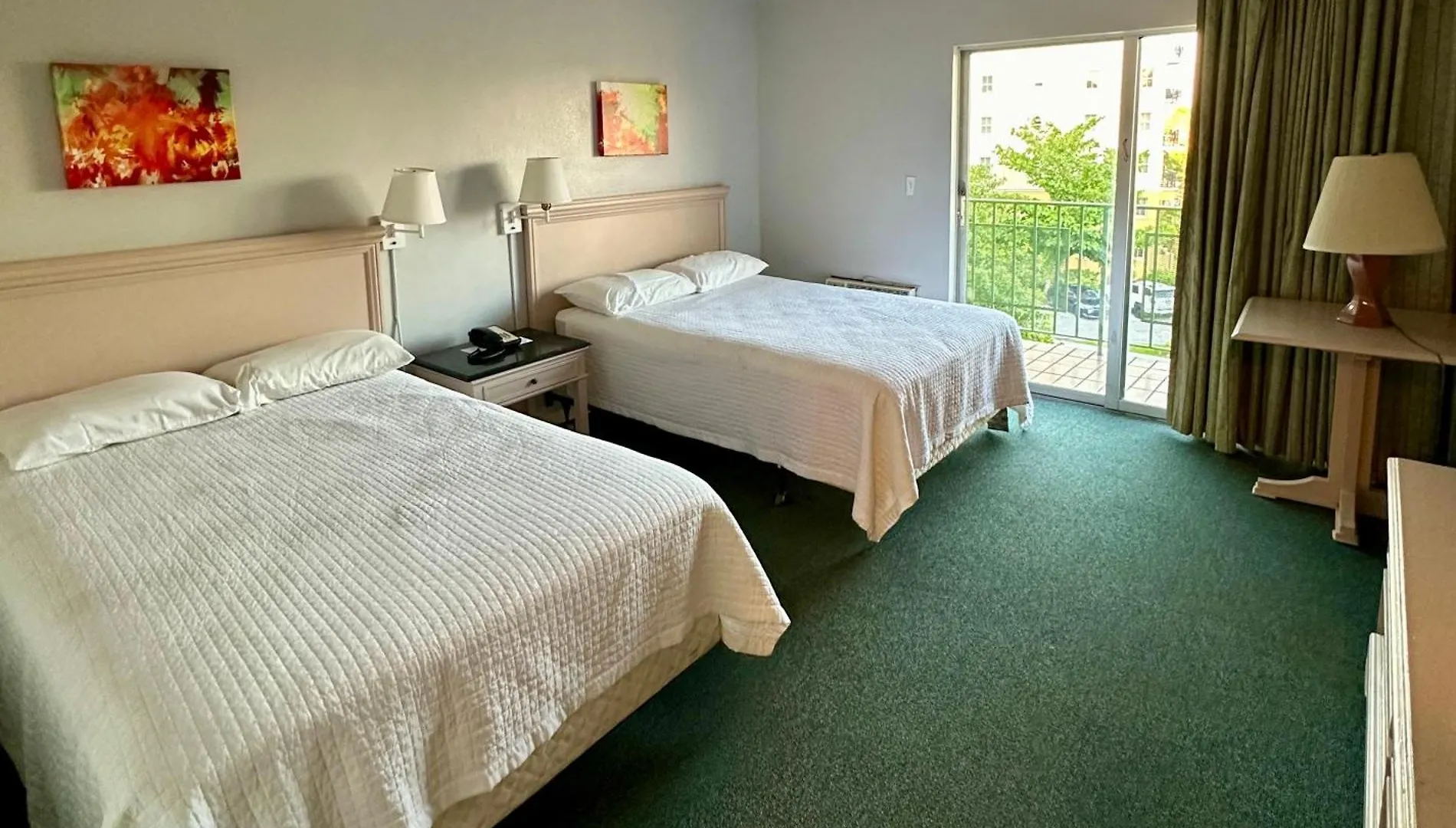 Chateaubleau Hotel 2*
