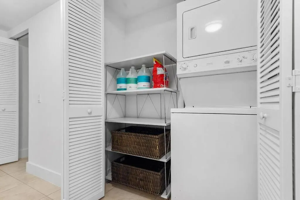 Brickell 2 Story Luxury Getaway With Pool Apartment *