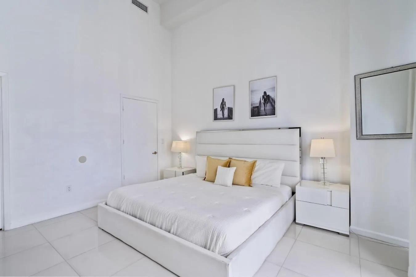 Icon 1 Bed With Water Views 16 Ft Ceilings And Free Access