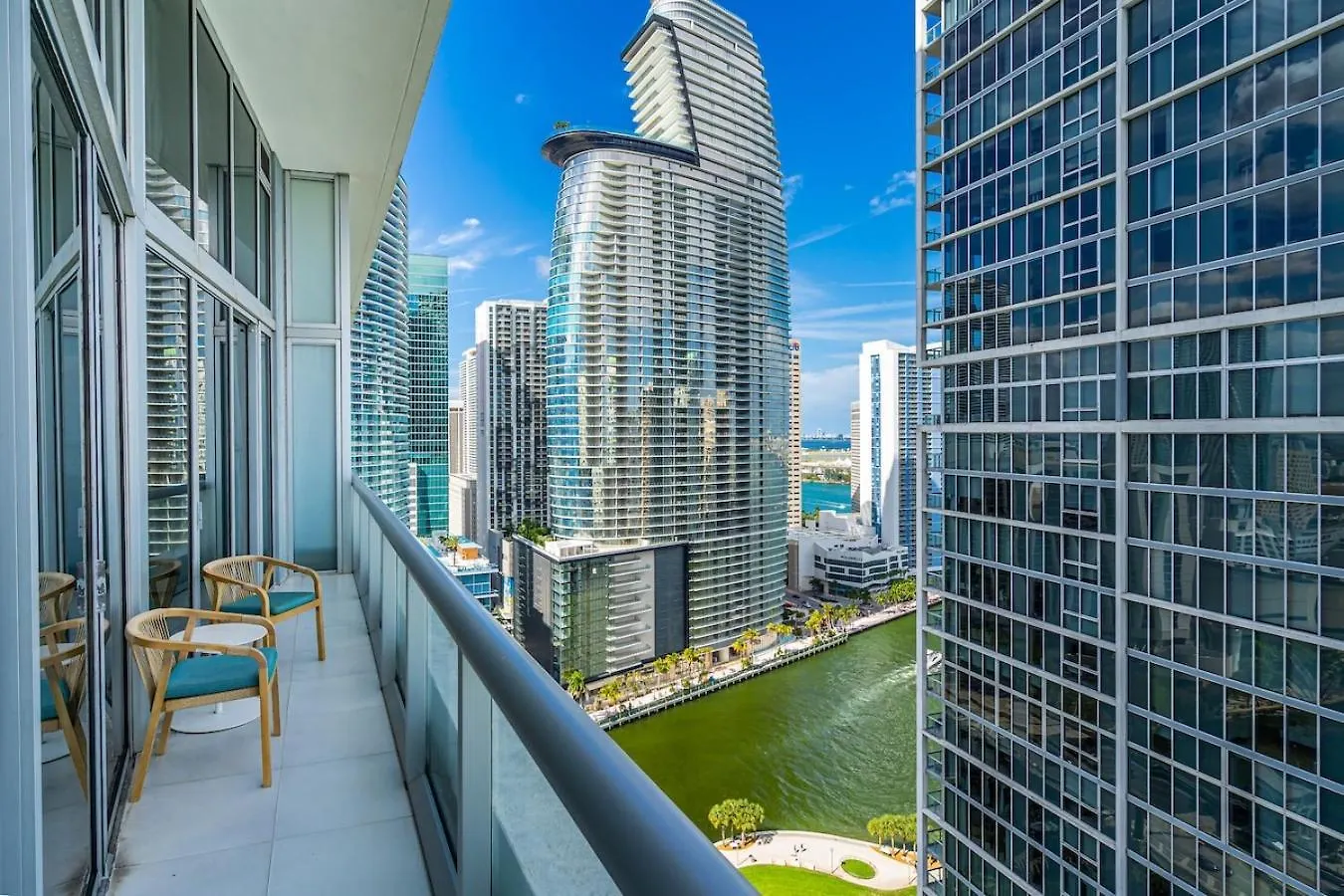 Apartament Icon 1 Bed With Water Views 16 Ft Ceilings And Free Access *
