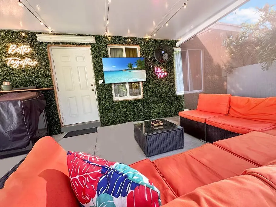 Escape Gameroom, Bar, Bbq, Spacious,king Bed, Luxury Mattresses, Near Beach, 6 Blocks Away From Bars, Nite Clubs, Res, Shops * Miami