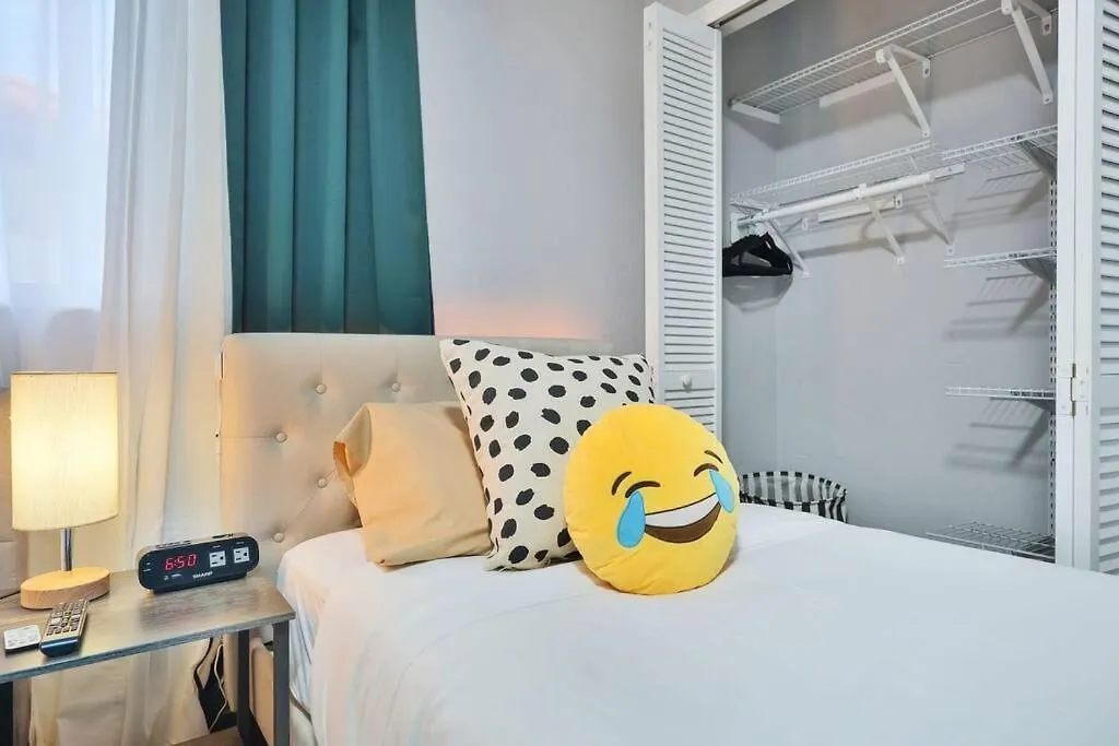 Escape Gameroom, Bar, Bbq, Spacious,king Bed, Luxury Mattresses, Near Beach, 6 Blocks Away From Bars, Nite Clubs, Res, Shops Vakantiehuis *