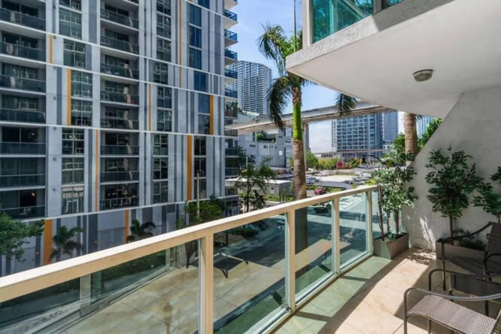 Brickell 2 Story Luxury Getaway With Pool Miami