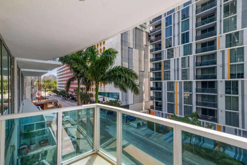 Brickell 2 Story Luxury Getaway With Pool Miami