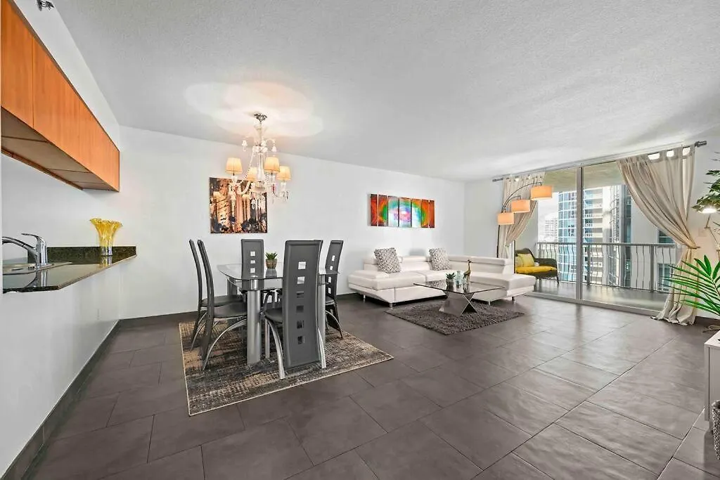 Apartment Luxury 1 Bdr • 30th Floor • Brickell • Water Views