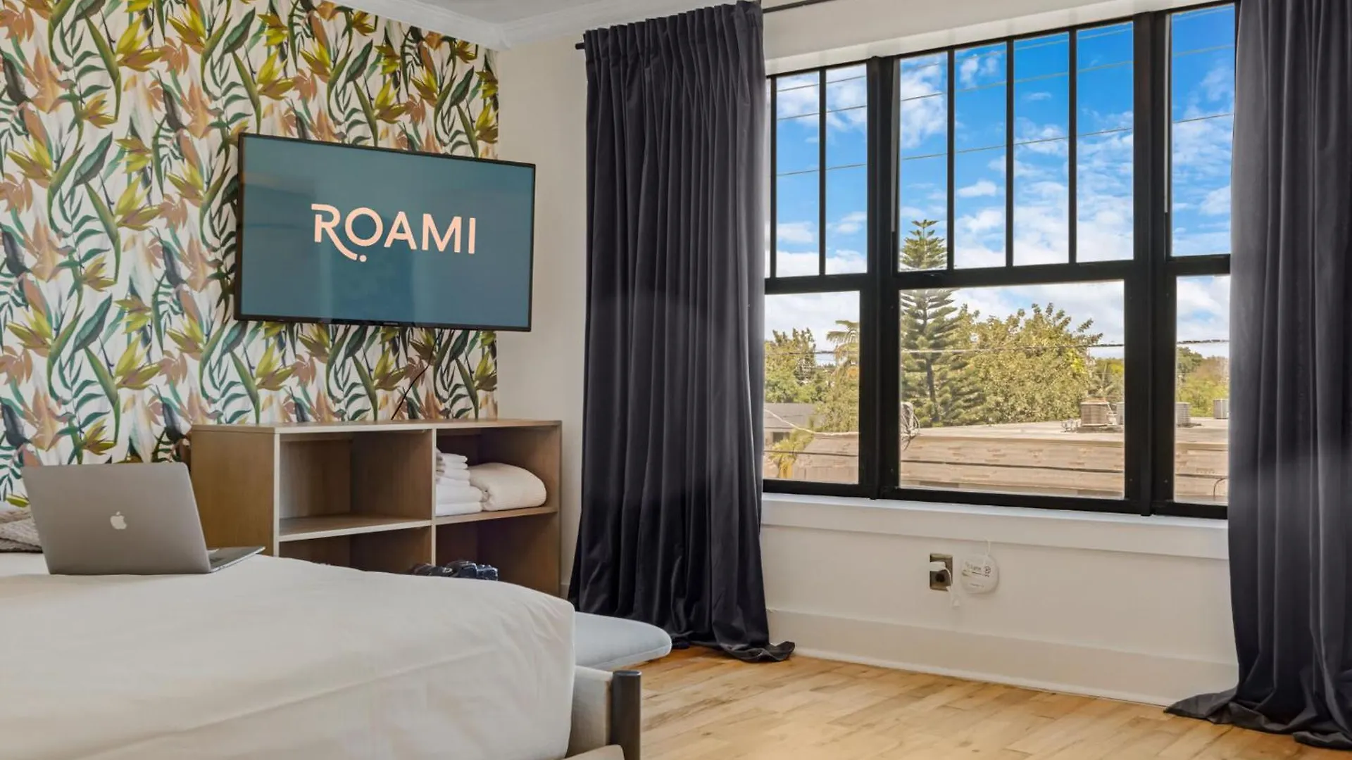 Roami At Tower - Calle Ocho *