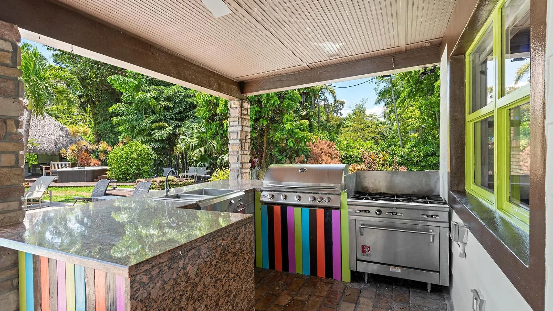 Villa Blockchain - Acre Lot W/ Pool-hot Tub-bars-tiki-games-theater! Miami